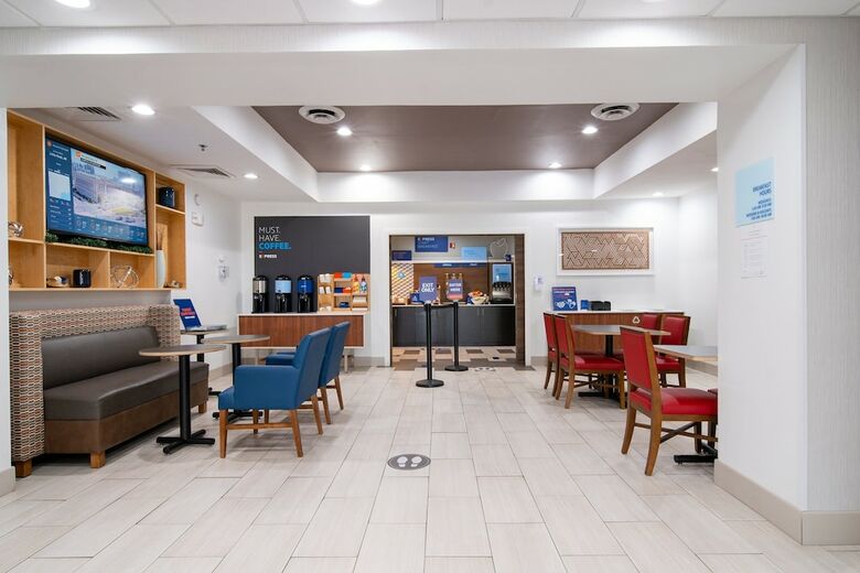 Holiday Inn Express Hotel & Suites Bedford