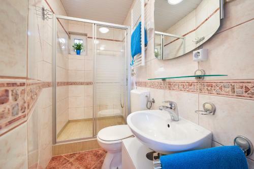 Hostal Rooms Mira By Anastasia