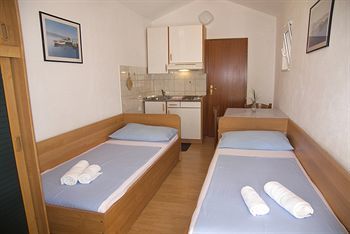 Hotel Apartments Henjak Gospojica