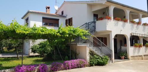 Apartment Na?inovi?