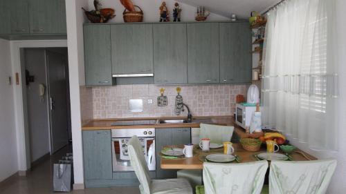 Apartment In Malinska/insel Krk 13117
