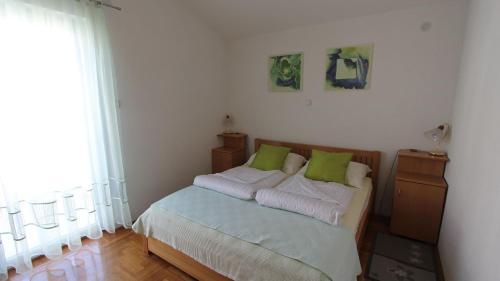Apartment In Malinska/insel Krk 13117