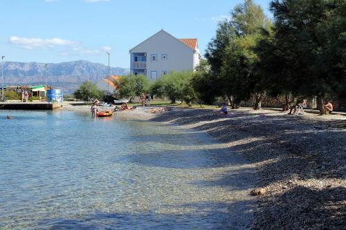 Apartments By The Sea Mirca (brac) - 2854
