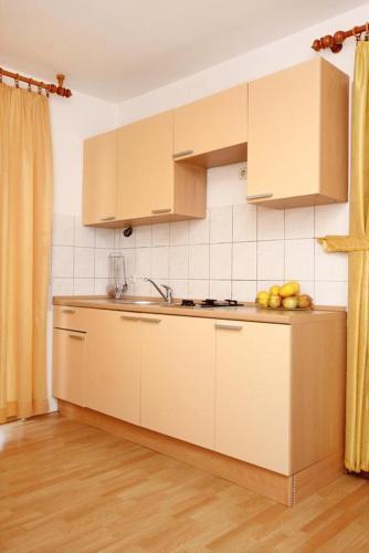 Apartments With A Parking Space Orebic (peljesac) - 10194