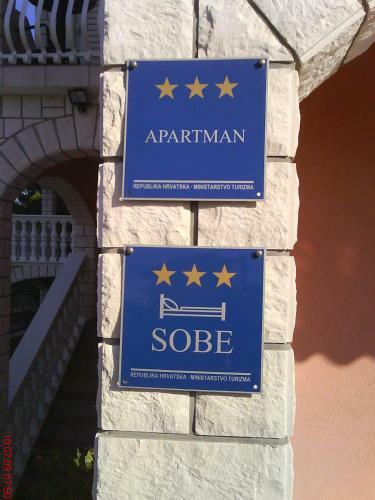 Apartments Tonimir