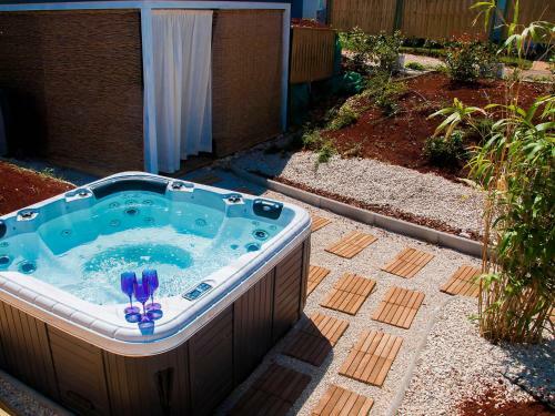 Apartamento Holiday Home Camping Kastanija.3