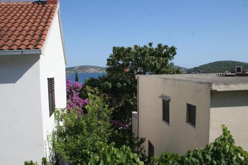 Apartments By The Sea Rogoznica - 4263