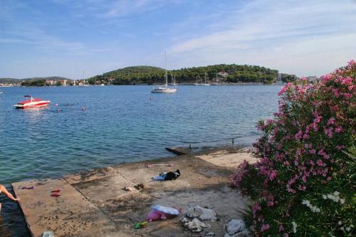 Apartments By The Sea Rogoznica - 4263