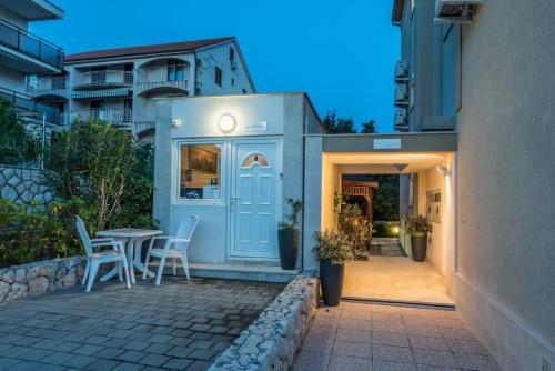 Apartments Villa Maelise