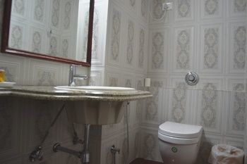 Hotel Chandra Inn