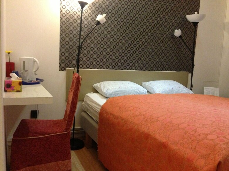 Residencia Europa Centerpoint Guesthouse