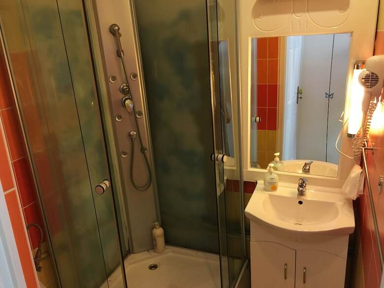 Residencia Europa Centerpoint Guesthouse