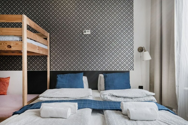 Residencia Europa Centerpoint Guesthouse