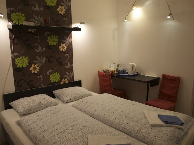 Residencia Europa Centerpoint Guesthouse