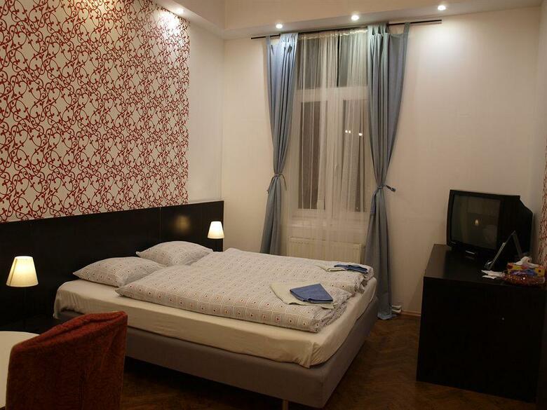 Residencia Europa Centerpoint Guesthouse