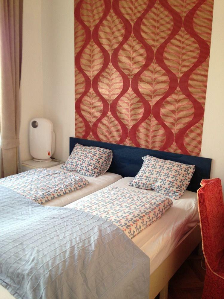 Residencia Europa Centerpoint Guesthouse