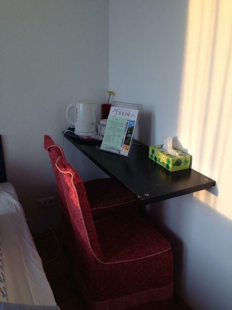 Residencia Europa Centerpoint Guesthouse
