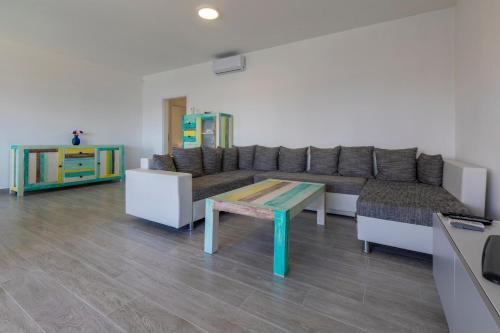 Two-bedroom Apartment In Dramalj XV