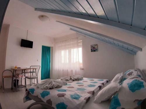 Hostal Rooms Mirabella