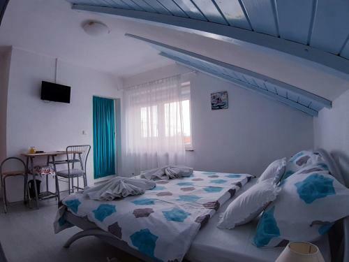 Hostal Rooms Mirabella