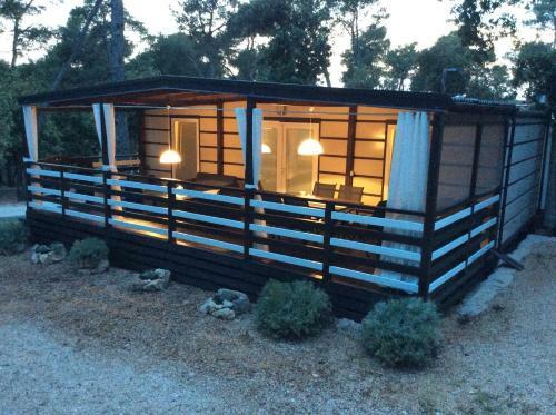 Mobile Home Shelbox