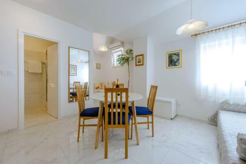 Apartment Viola