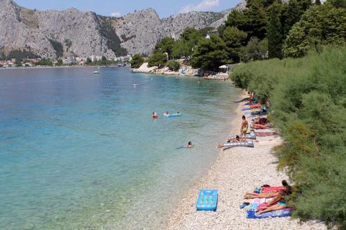 Apartments By The Sea Omis - 2823