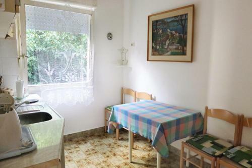Apartments By The Sea Omis - 2823