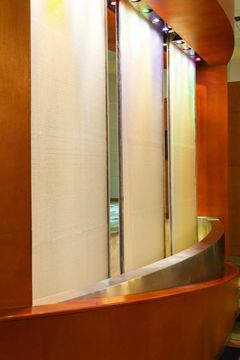 Hotel Embassy Suites Boston Logan Airport