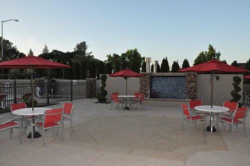 Holiday Inn Express Hotel & Suites Jackson