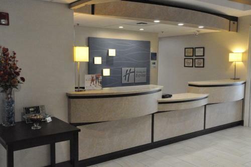 Holiday Inn Express Hotel & Suites Jackson