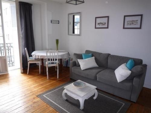 Apartment Rue Travot