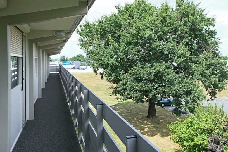 Hotel Campanile Angers Ouest - Beaucouz�