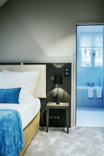 Hotel Auberge Du P�re Bise - Jean Sulpice