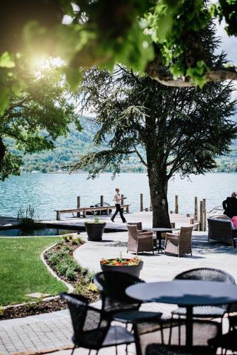 Hotel Auberge Du P�re Bise - Jean Sulpice