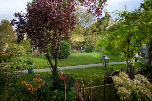 Bed & Breakfast C�t� Jardin - Chambres D'h�tes