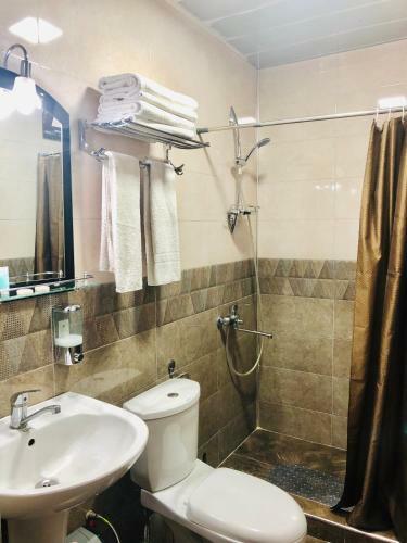Hostal Holiday House Green Cape Batumi