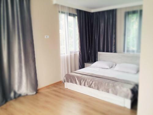 Hostal Holiday House Green Cape Batumi