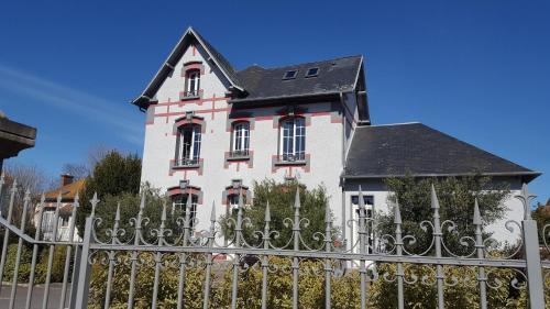 Hostal Le Manoir D'� C�t�