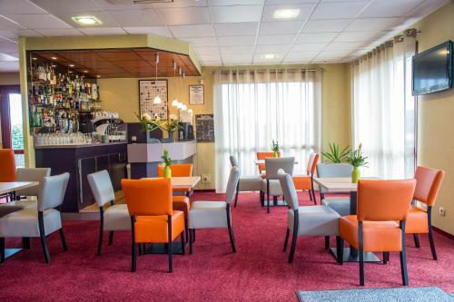 Hotel H�tel de L'isle - L'isle D'abeau