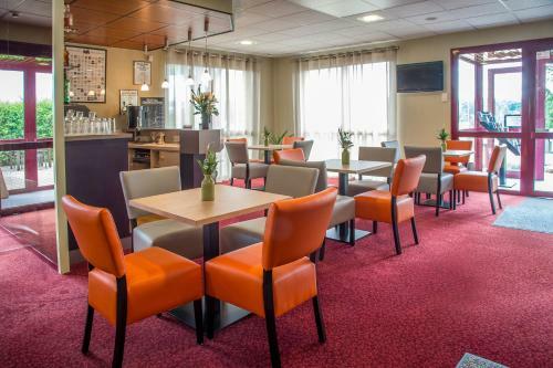 Hotel H�tel de L'isle - L'isle D'abeau