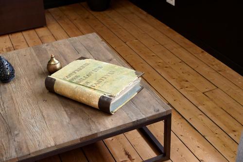 Bed & Breakfast Les Bulles Dor�es Art & Gallery
