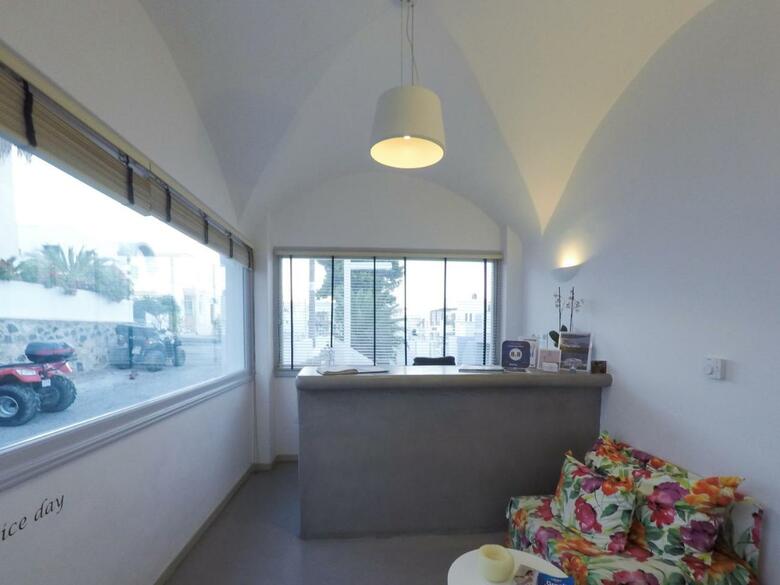 Central Fira Hotel