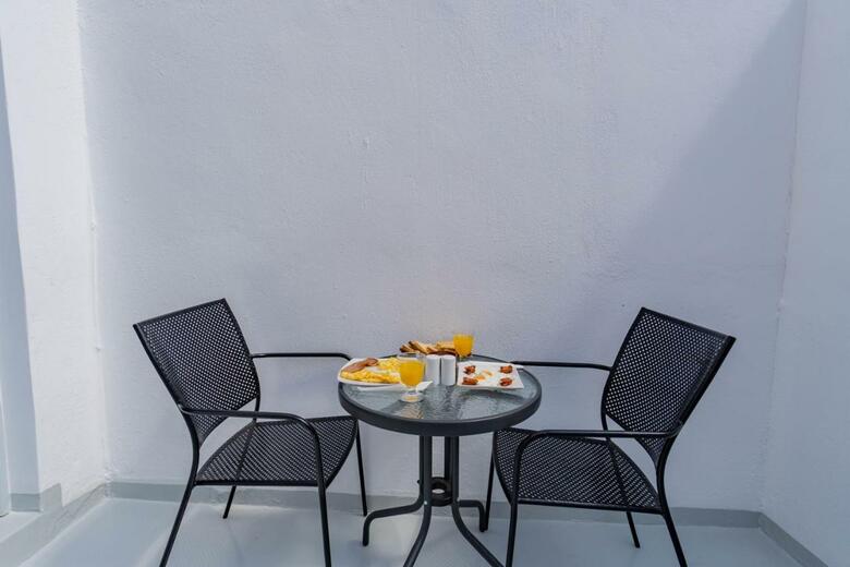Central Fira Hotel