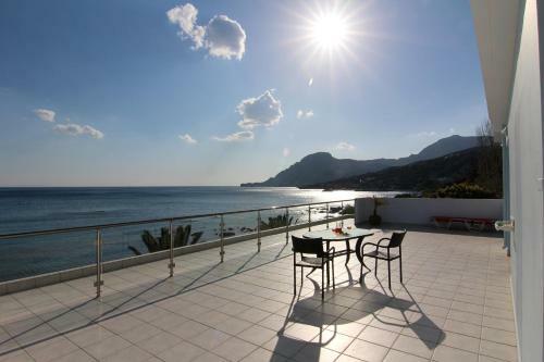 Skinos Apartments