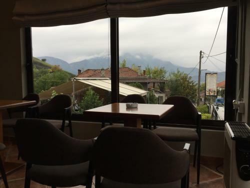 Hostal Bloutsos Rooms