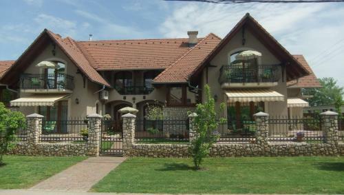 Lili Apartman