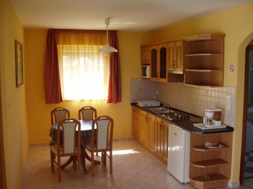 Katalin Apartmanh�z