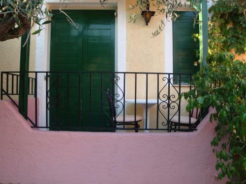 Maria-flora Apartments