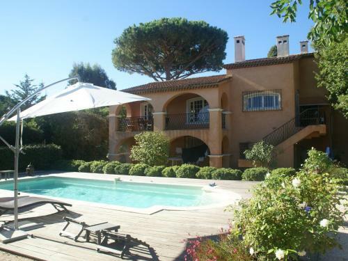 Lavish Holiday Home In Saint-tropez With Pool